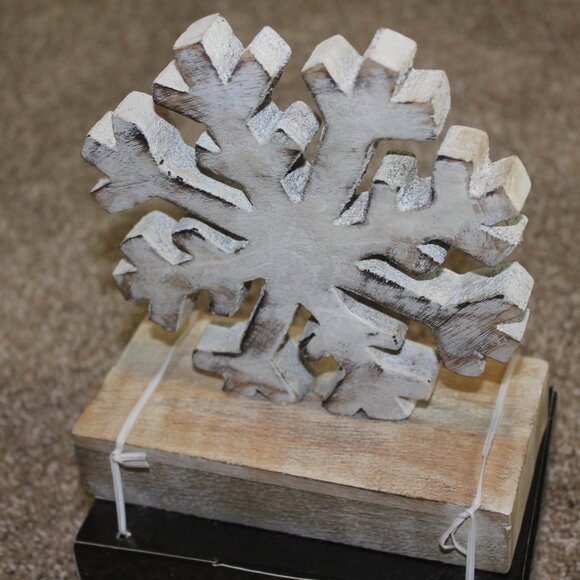 Christmas Shoppe Snowflake Stocking Holder Hanger White Tan Rustic Country NEW - Picture 5 of 6